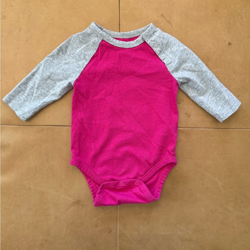 💙$5 FLASH SALE💙 Primary Onesie 0-3M